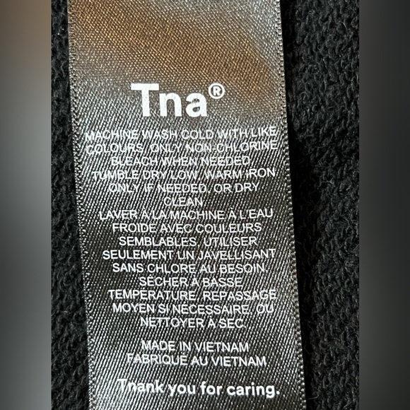 TNA Aritzia Sweatshirt Hoodie Cozy Fleece Boyfriend Boxy Zip Black Pockets - Picture 9 of 10